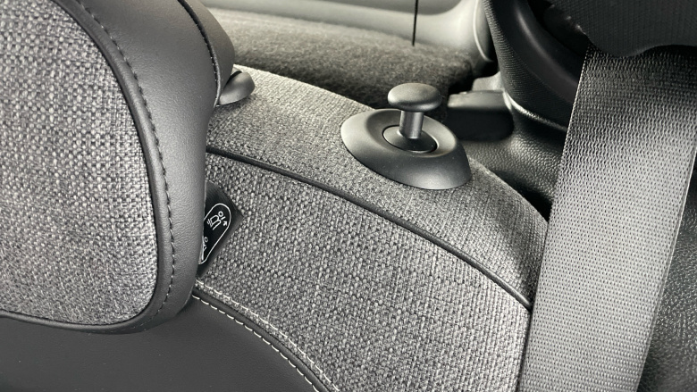 MINI Hatchback 135kW Cooper S Level 2 33kWh 3dr Auto Electric Hatchback